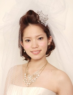 花嫁 ヘアアレンジ ティアラ